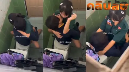 คลิปหลุดแอบถ่าย เนตรนารีแอบเย็ดกับผูดชายในห้องน้ำ คาบพักกลางวันเงี่ยนควยชวนแฟนไปเย็ดในห้องน้ำ โดนเพื่อนปีนกำแพงแอบถ่ายคลิปตอนเย็ดกันแล้วคลิปหลุดเห็นตอนกำลังขย่มควยเย็ดในห้องน้ำคาชุดเนตรนารี