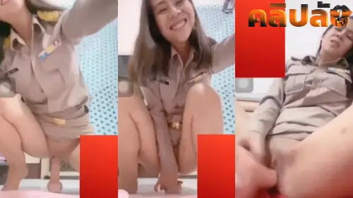 หลุดครูสาวคอลเสียวกับผู้ชาย เลิกจอกที่ทำงานมาเหงาๆเงี่ยนๆกำลังจะอาบน้ำ โทรหาผู้ชายผู้ชายบอกเงี่ยนเย็ดควยปลอมให้ดูหน่อย ครูหยิบควยปลอมดุ้นยาวมาขย่มเย็ดหีมิดด้าม